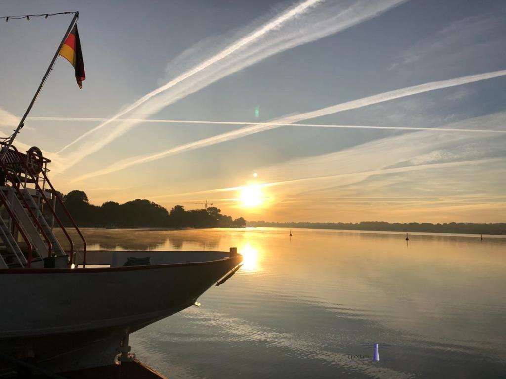 ホテル Hausboot Fjord Nordstern Mit Dachterrasse In シュレースヴィヒ エクステリア 写真